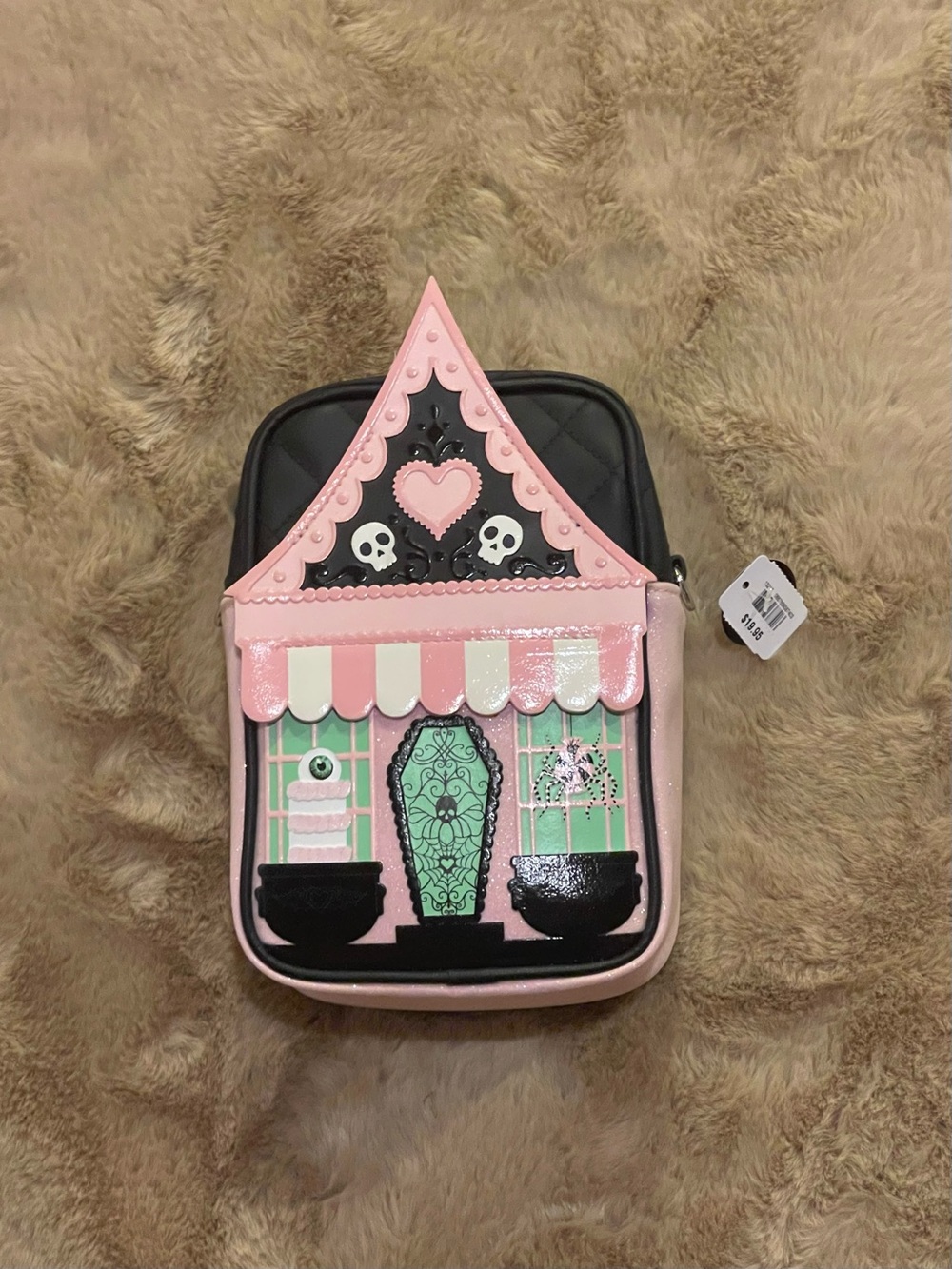 BBW BATH AND BODY WORKS COSMETICS PURSE BAG HALLOWEEN COFFIN SKULL PINK BLACK